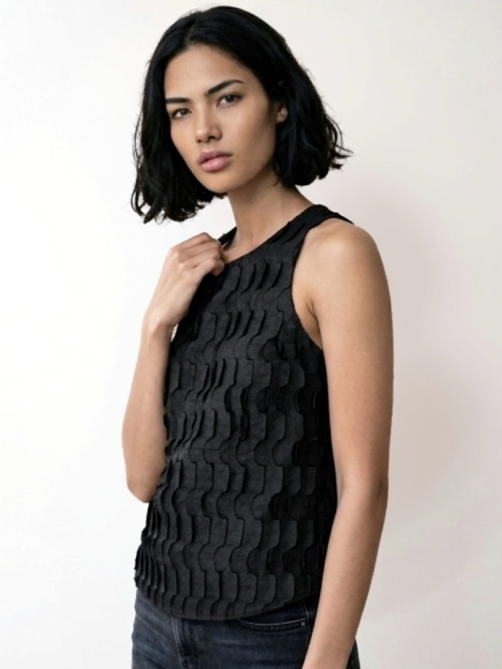 STUNNING ITALIAN PIAZZA SEMPIONE‎ BLACK TEXTURED SLEEVELESS MODERN PARTY TOP